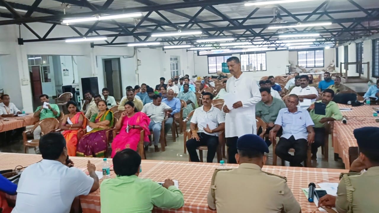 ಷಷ್ಠಿ ಕುರಿತು ದೇವಸ್ಥಾನ ಆಡಳಿತ ಮಂಡಳಿ ವತಿಯಿಂದ ಸಭೆ